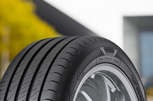 Goodyear_EficientGrip_Performance_2_2